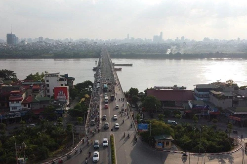 Cầu Chương Dương xuất hiện một số hư hỏng nhưng vẫn đảm bảo chịu lực