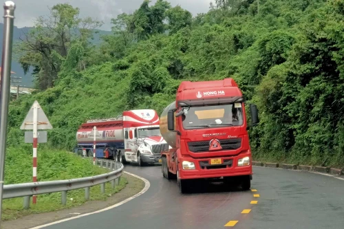 Đèo Hải Vân thông xe trở lại từ sáng nay 15-10