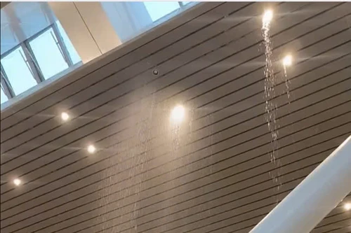 Nhà ga T3- sân bay Tân Sơn Nhất lại bị dột trong cơn mưa lớn