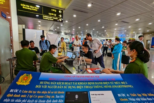 Vì sao sân bay Tân Sơn Nhất chưa sử dụng tài khoản định danh điện tử làm thủ tục lên tàu bay?