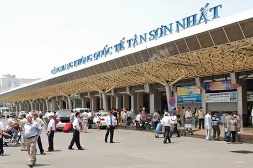 Nâng mức phòng dịch sân bay lên mức cao nhất sau vụ nhân viên Tân Sơn Nhất mắc Covid-19