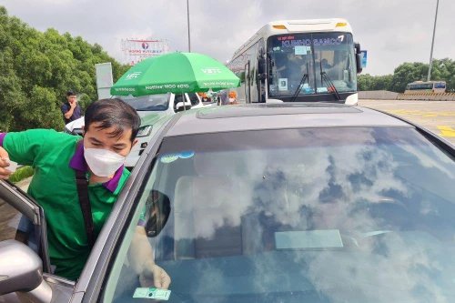 Chuyển đổi từ tài khoản thu phí sang tài khoản giao thông để thanh toán các loại phí