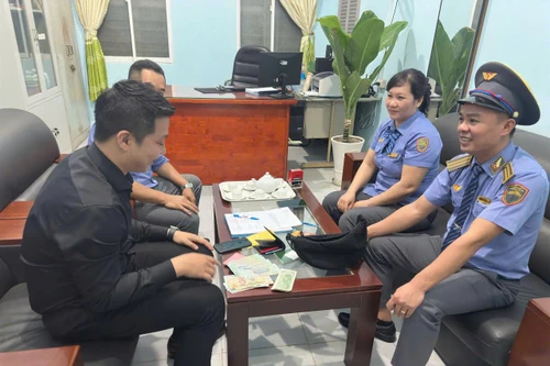 Hơn 100 trường hợp khách bỏ quên tiền mặt, tài sản trên tàu được trả lại