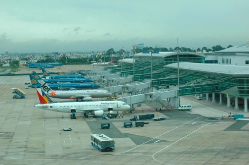 Kỷ luật hàng loạt cá nhân liên quan vụ 2 máy bay suýt va nhau