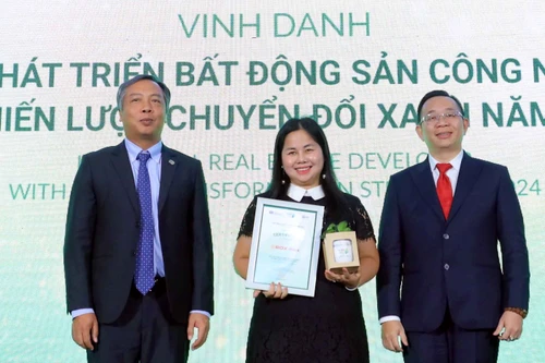 Bắt nhịp chuyển đổi xanh, ROX iPark được vinh danh