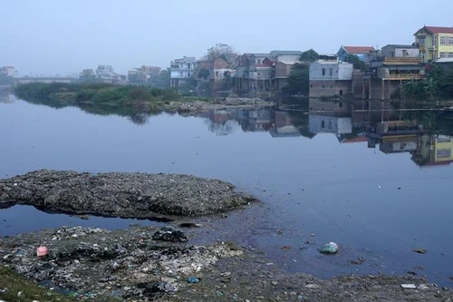 Sông Cầu ô nhiễm nặng, Bộ Tài nguyên Môi trường yêu cầu ngừng xả thải