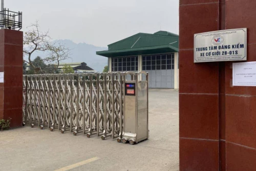 Trung tâm đăng kiểm duy nhất ở Hòa Bình vì sao vẫn đóng cửa gần 1 tháng nay?