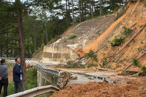 Sẽ nổ mìn phá đá khu vực đèo Khánh Lê, sớm thông xe đèo Prenn và Mimosa 