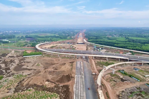 Bộ Xây dựng “điểm tên” loạt nhà thầu chậm tiến độ tại cao tốc Biên Hoà- Vũng Tàu