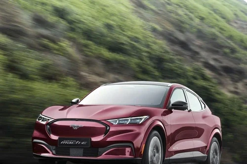 Ford ra mắt dòng xe thuần điện đầu tiên Mustang Mach-E giá 2,599 tỷ đồng