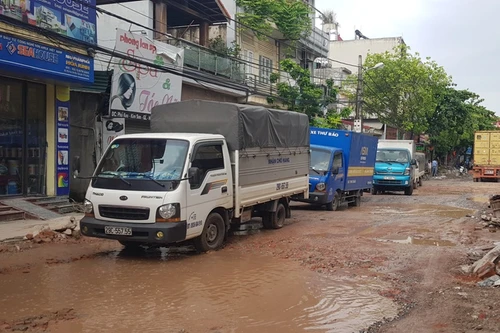 Quốc lộ 181 Keo - Sủi: Đường thành sông, nhà thầu thi công vẫn lừng khừng