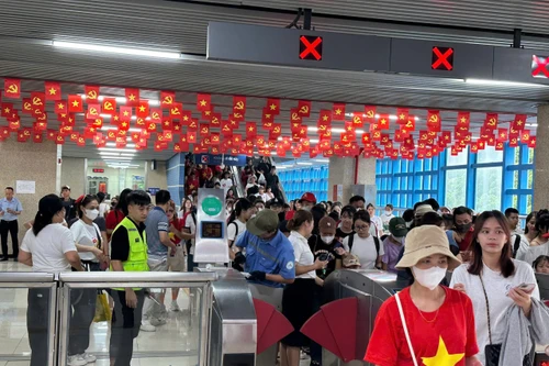 Kéo dài thời gian chạy metro phục vụ người dân xem hợp luyện và diễu binh