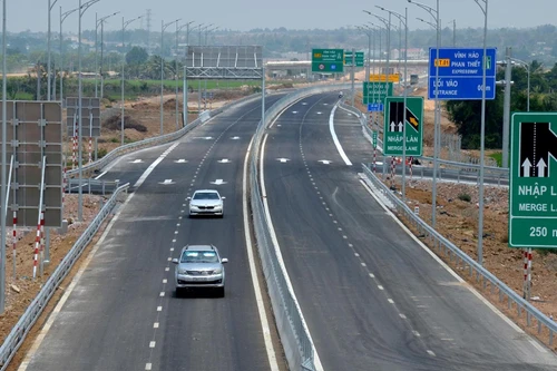 Trạm dừng nghỉ cao tốc Nha Trang- Cam Lâm chậm tiến độ, Bộ Xây dựng đề nghị Bí thư, Chủ tịch Khánh Hoà vào cuộc