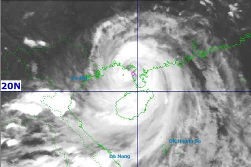 Bão số 11 bắt đầu đổ bộ Trung Quốc và suy yếu, Bắc bộ mưa lớn từ đêm nay