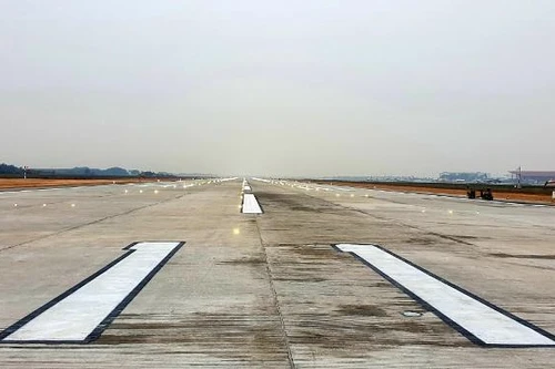 Sửa chữa đường băng Nội Bài và Tân Sơn Nhất phải xong trước cao điểm 30-4