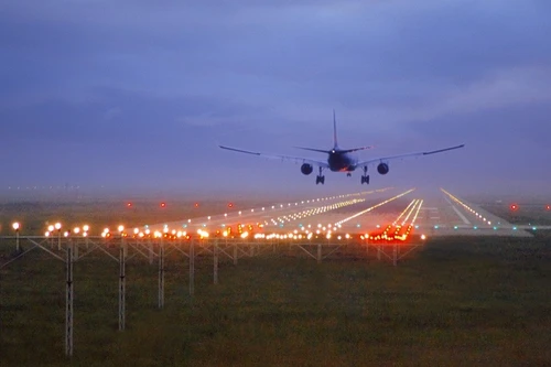 Yêu cầu ngăn ngừa rủi ro xâm nhập đường băng sau vụ 2 máy bay Nhật Bản va chạm