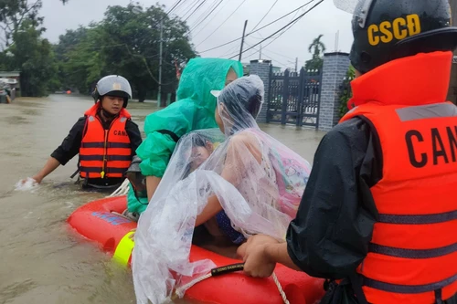 Lần đầu tiên cảnh báo rủi ro thiên tai cấp 4 do mưa lũ ở Đà Nẵng – Thừa Thiên Huế