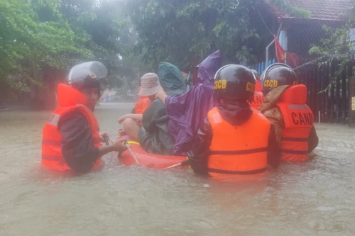 Mưa lũ phức tạp ở Trung bộ có hình thế tương tự với đợt mưa kỷ lục năm 1999