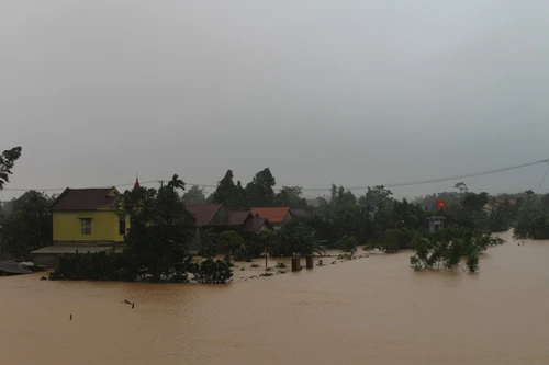 Quảng Trị: Đoàn tìm kiếm có bảy người mất liên lạc, Trưởng CAX hy sinh, Chủ tịch xã bị gãy chân