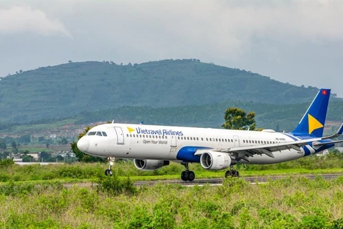 Tập đoàn T&T của Bầu Hiển "lấn sân" hàng không, mua cổ phần Vietravel Airlines