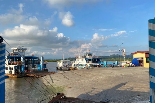 Ô tô bị hạn chế ra đảo Cát Bà trong dịp nghỉ lễ 30-4 và cuối tuần