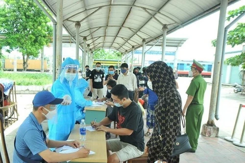 Hà Tĩnh thuê tàu chuyên biệt đưa 3.000 người từ phía Nam về quê