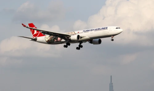 Nhiều phi công ngoại không làm chủ tốc độ tàu bay bị phạt nặng