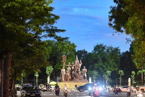 Sẽ thành lập 2 tổ bắt chó thả rông trong không gian phố đi bộ Trần Nhân Tông