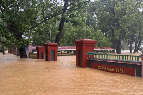 Miền Trung sắp mưa đặc biệt lớn, Bắc bộ mưa rét đầu mùa