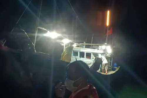 Chìm cano du lịch ở Quảng Nam: Đã tìm thấy một thi thể cháu bé, còn một người vẫn mất tích