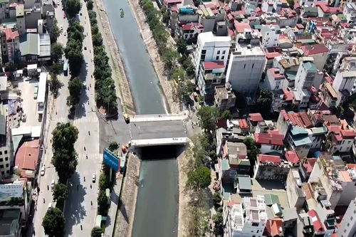 Cấm phương tiện rẽ trái và quay đầu trên đường Láng sau thông xe Vành đai 2 trên cao