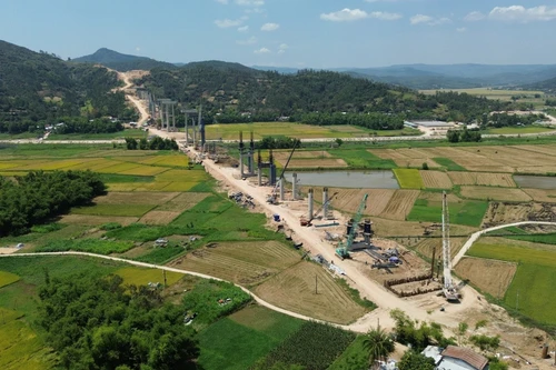 Loạt nhà thầu bị nhắc tại dự án cao tốc Quy Nhơn- Chí Thạnh do tiến độ chậm