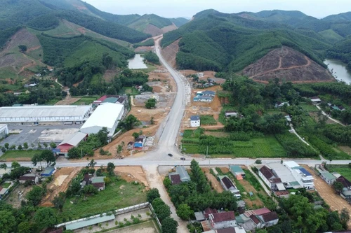 Gian lận, làm giả hồ sơ thầu, Công ty Xây dựng Việt Tiến bị cấm thầu 3 năm