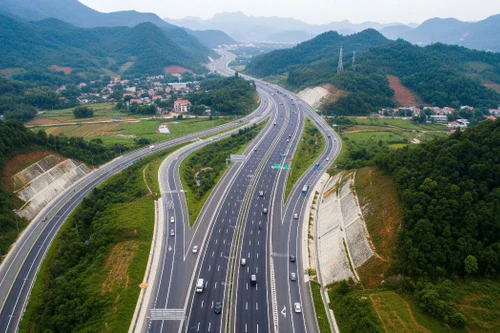 Nghiên cứu thu phí dự án cao tốc đầu tư bằng vốn Trung ương và địa phương