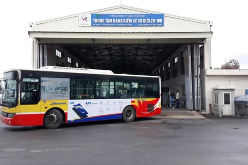 Sáu trường hợp F1 làm việc tại Trung tâm Đăng kiểm Đền Lừ âm tính với Covid-19