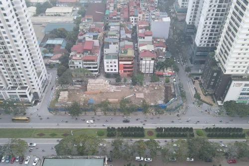 Dự án văn phòng, nhà ở đường Lê Văn Lương: Gần 20 năm chưa triển khai xong