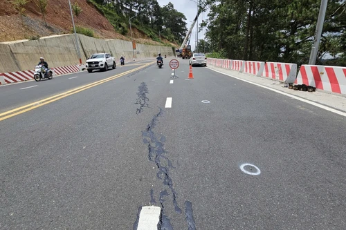 Phải tìm nguyên nhân, xử lý lún, nứt mặt đường đèo Prenn trước 15-8