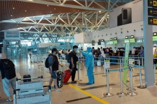 Dừng toàn bộ hoạt động bay chở khách thường lệ giữa các địa phương đang giãn cách xã hội