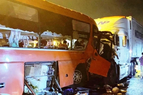 Phó Thủ tướng yêu cầu làm rõ nguyên nhân hai vụ tai nạn làm 22 người thương vong