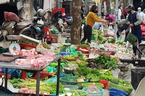An toàn thực phẩm tại các chợ dân sinh, mối lo vẫn còn đó