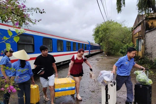 Tạm dừng tàu khách liên vận quốc tế Việt- Trung và hàng chục mác tàu khác 