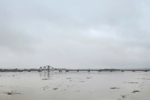 Lũ trên sông Hồng xuống dưới báo động 2