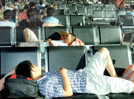 Chậm hủy chuyến bay có dấu hiệu dồn chuyến