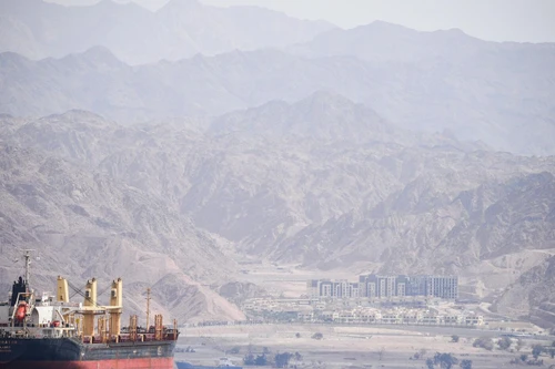 Tàu hàng trúng tên lửa Houthi khiến 1 thuyền viên Việt Nam thiệt mạng