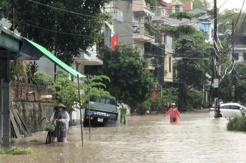 Mưa giông xối xả từ miền Bắc đến miền Trung và Nam bộ kéo dài tới bao giờ?