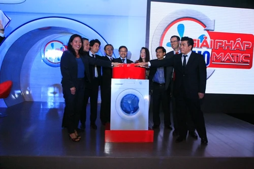 Giải pháp Omo Matic cho các bà nội trợ