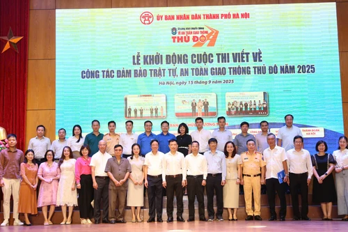 Khởi động chương trình truyền thông "Vì an toàn giao thông Thủ đô" năm 2025