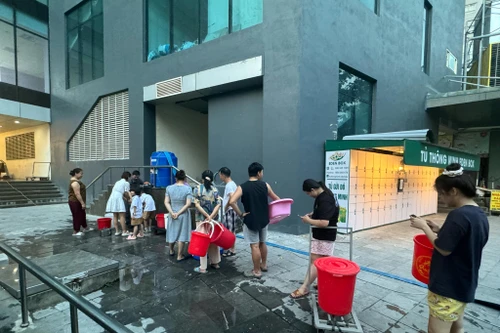Hà Nội: Một số khu vực phía Tây bị mất, thiếu nước sạch sinh hoạt 