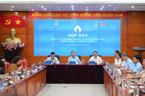 Tri ân những người dành cả thanh xuân để “đào núi, ngăn sông” 