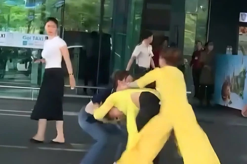 Hai nữ nhân viên hàng không đánh nhau tại sân bay Phú Quốc bị điều chuyển